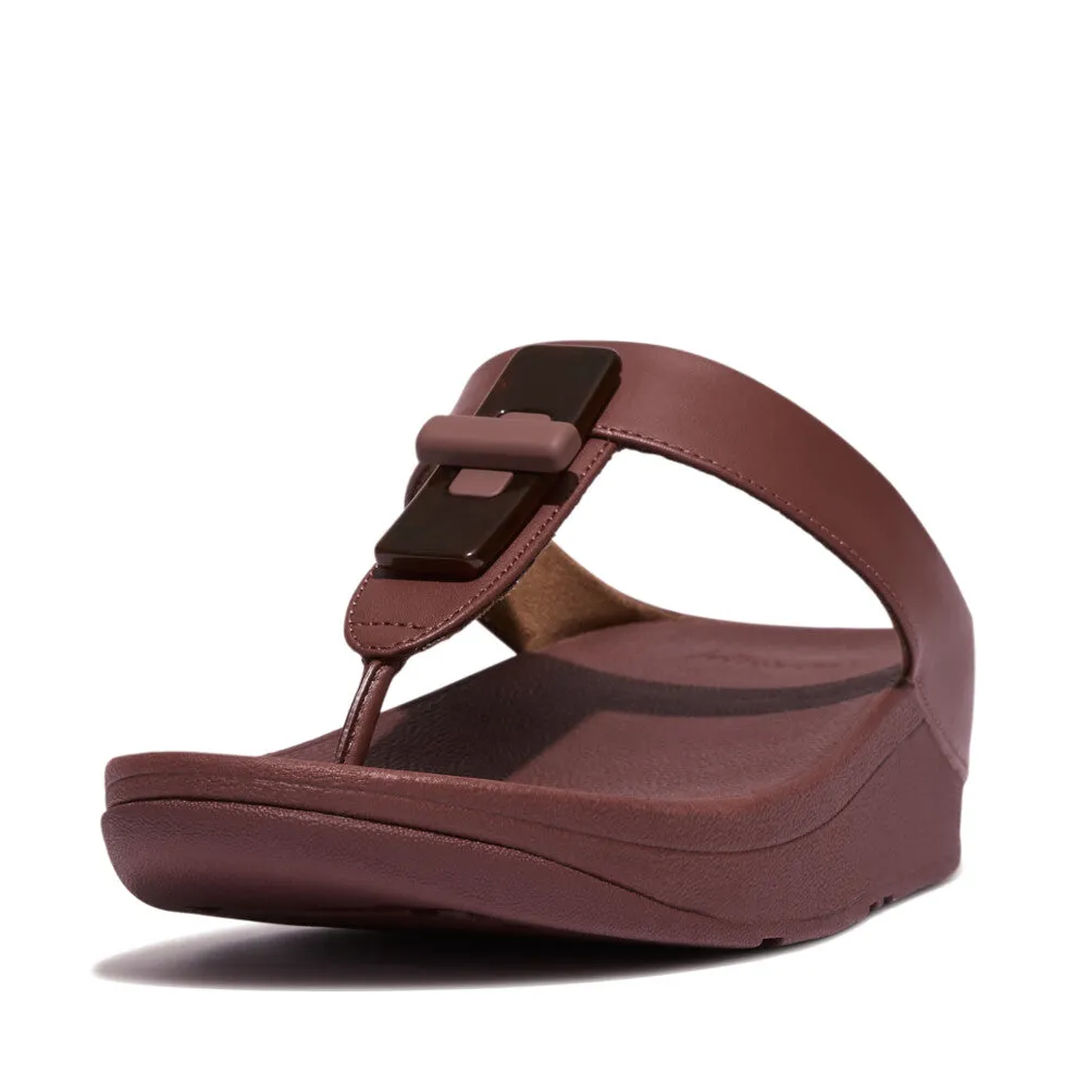 รองเท้าแตะแบบหูหนีบ ผู้หญิง รุ่น FINO RESIN-LOCK LEATHER TOE-POST SANDALS