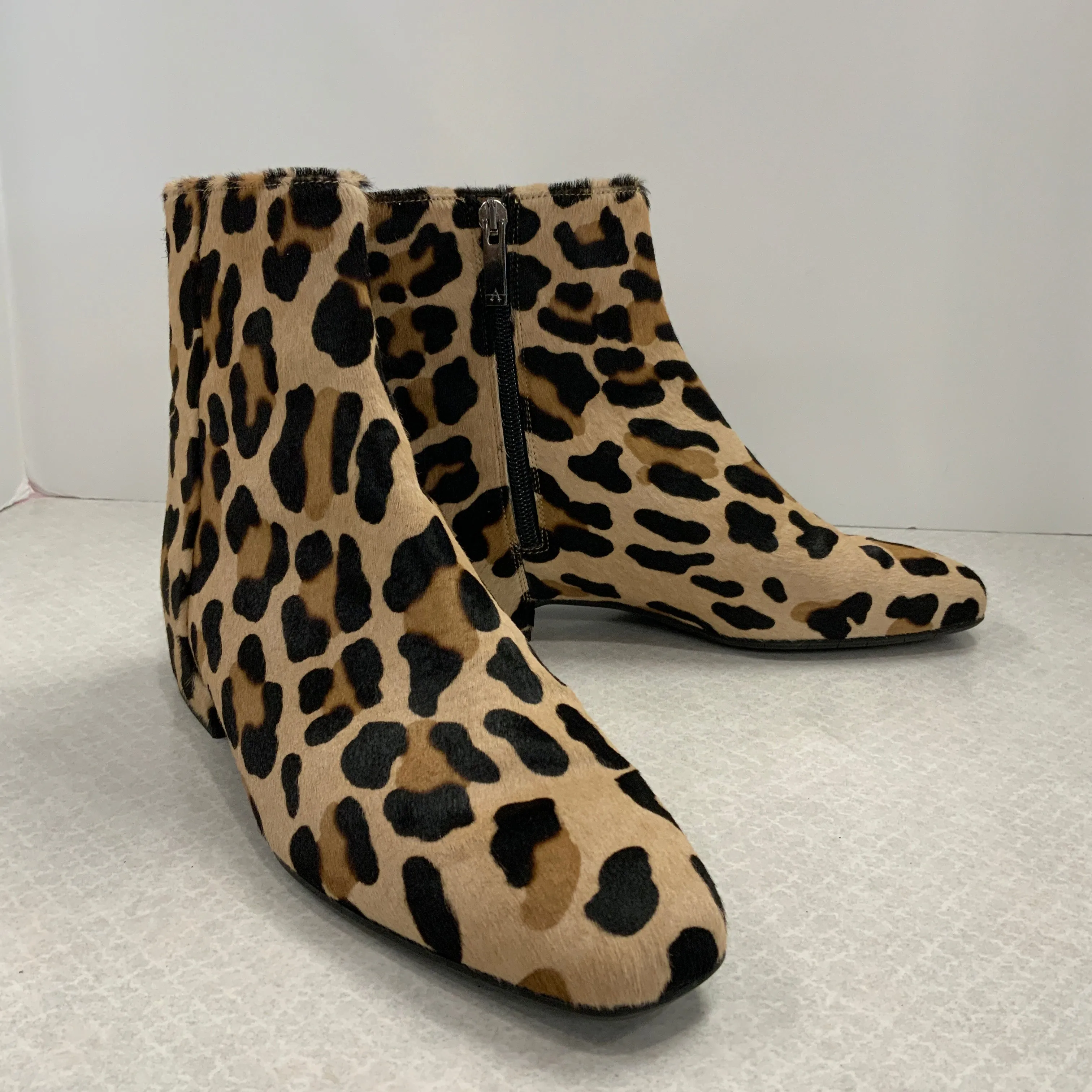 Boots Ankle Flats By Aquatalia In Animal Print, Size: 8.5