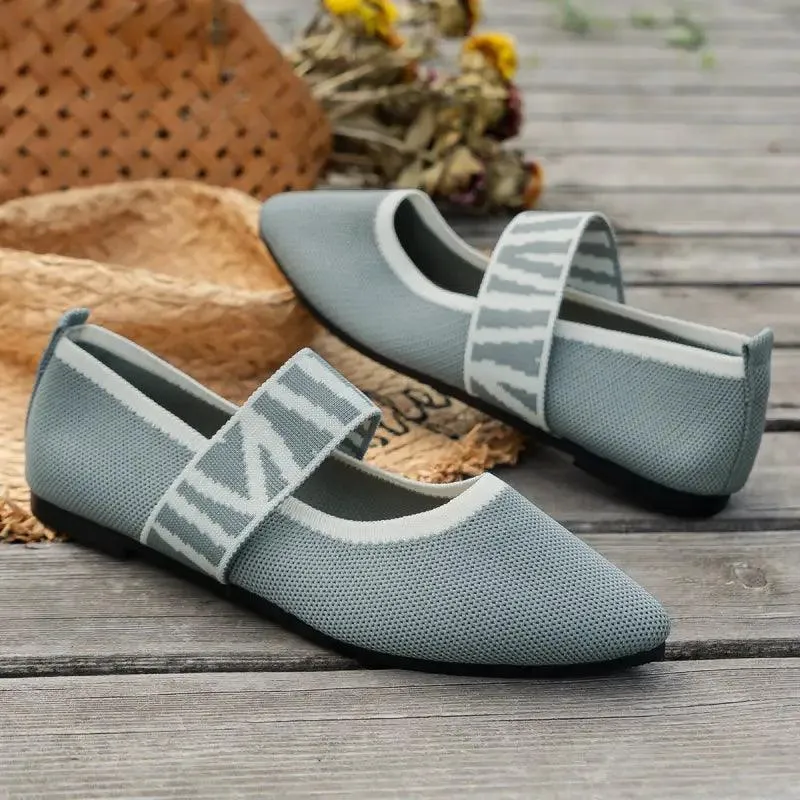 Chic Striped Pointed Toe Flats for Effortless Elegance