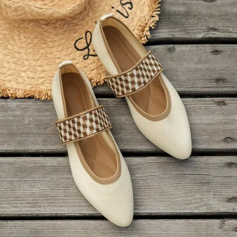 Chic Striped Pointed Toe Flats for Effortless Elegance