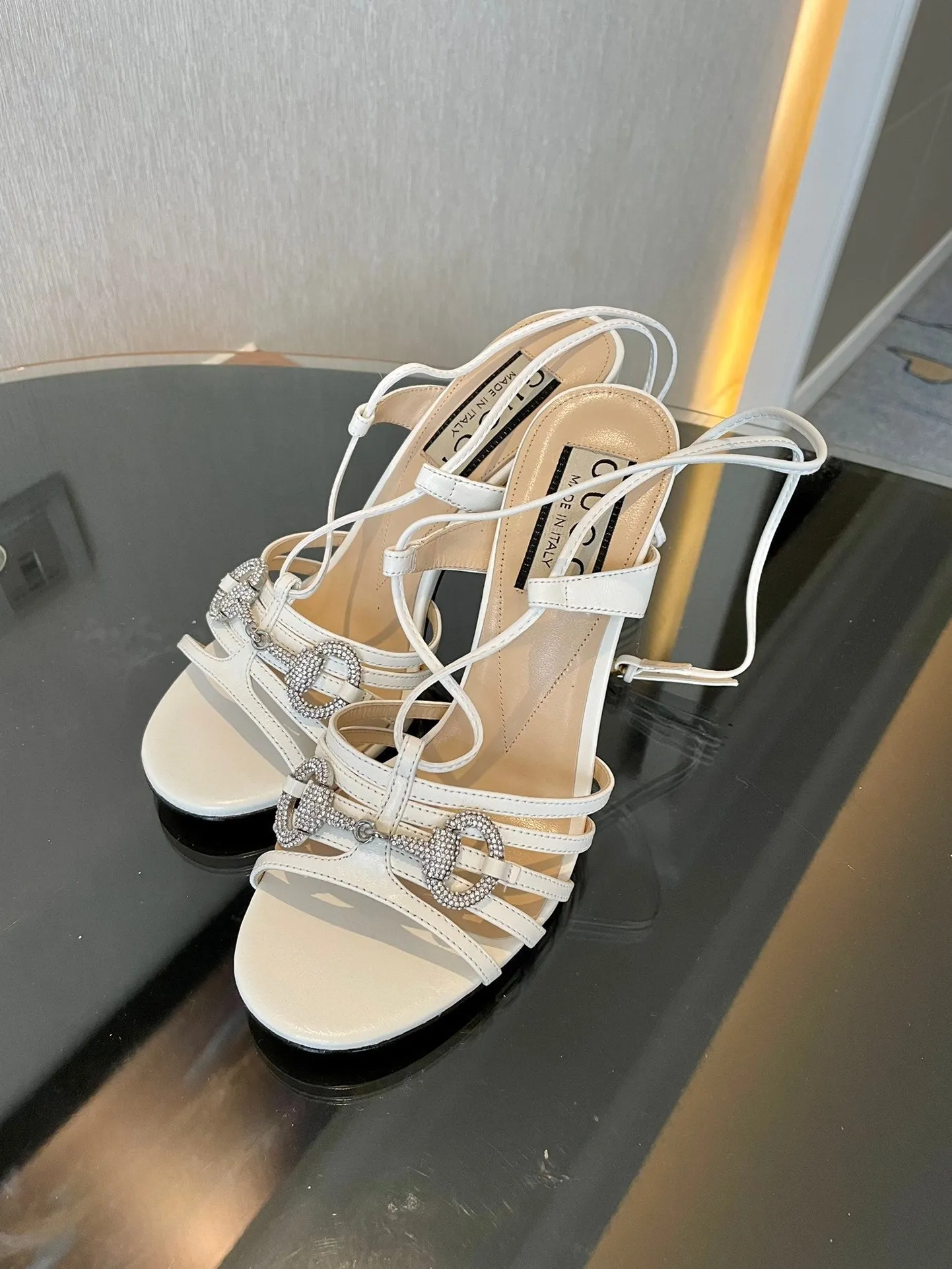 GG CRYSTAL HORSEBIT SANDAL CREAMY WHITE LAMBSKIN