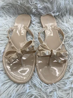 Nude Sandals Flats Olivia Miller, Size 8.5