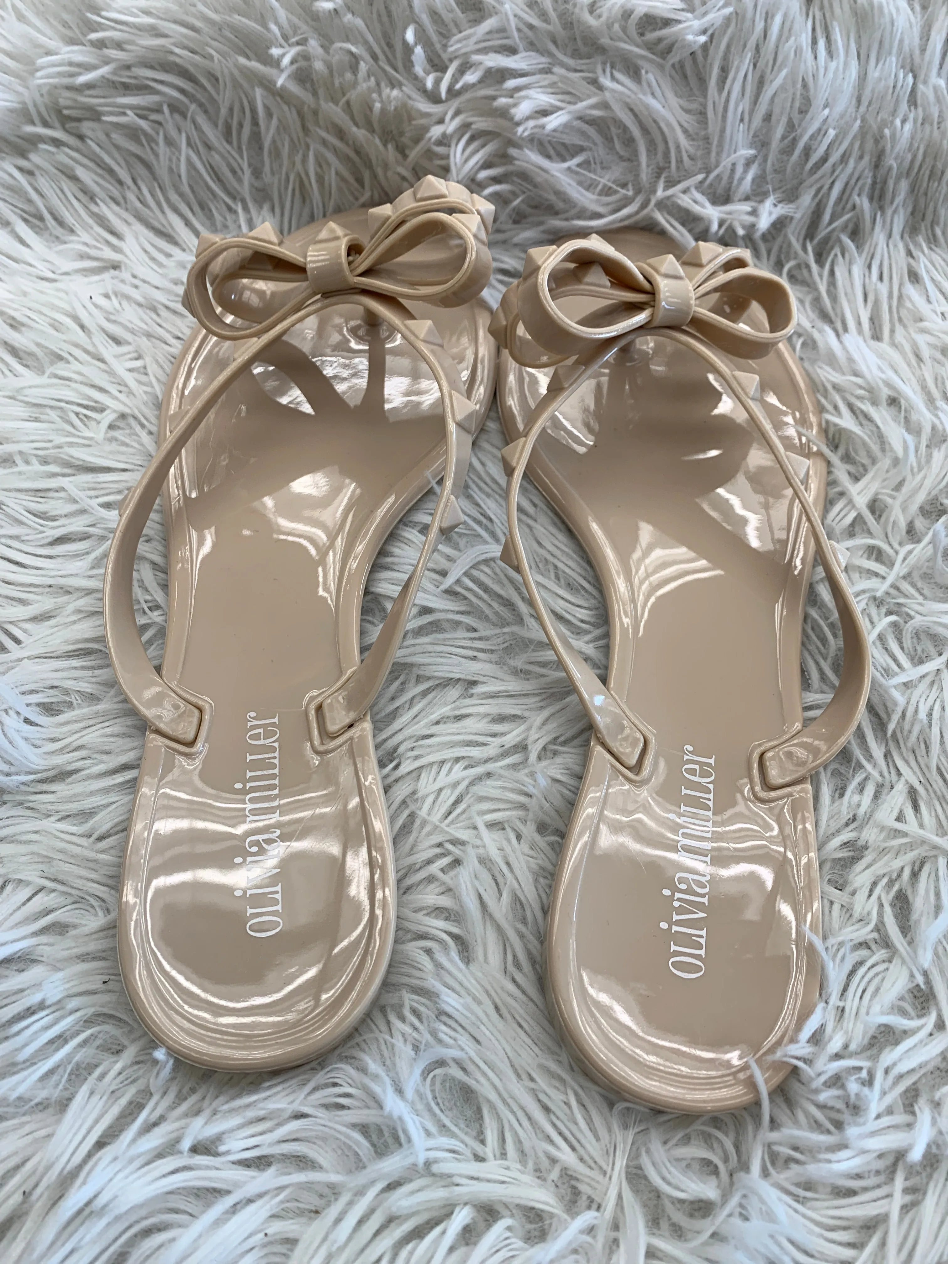 Nude Sandals Flats Olivia Miller, Size 8.5