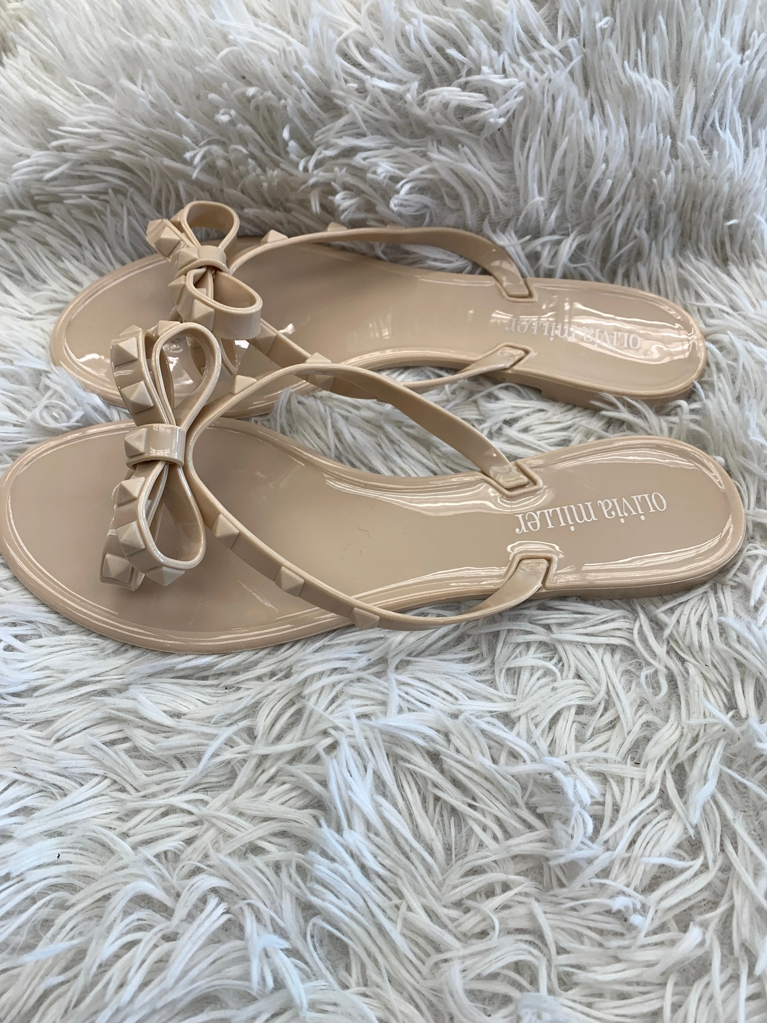 Nude Sandals Flats Olivia Miller, Size 8.5