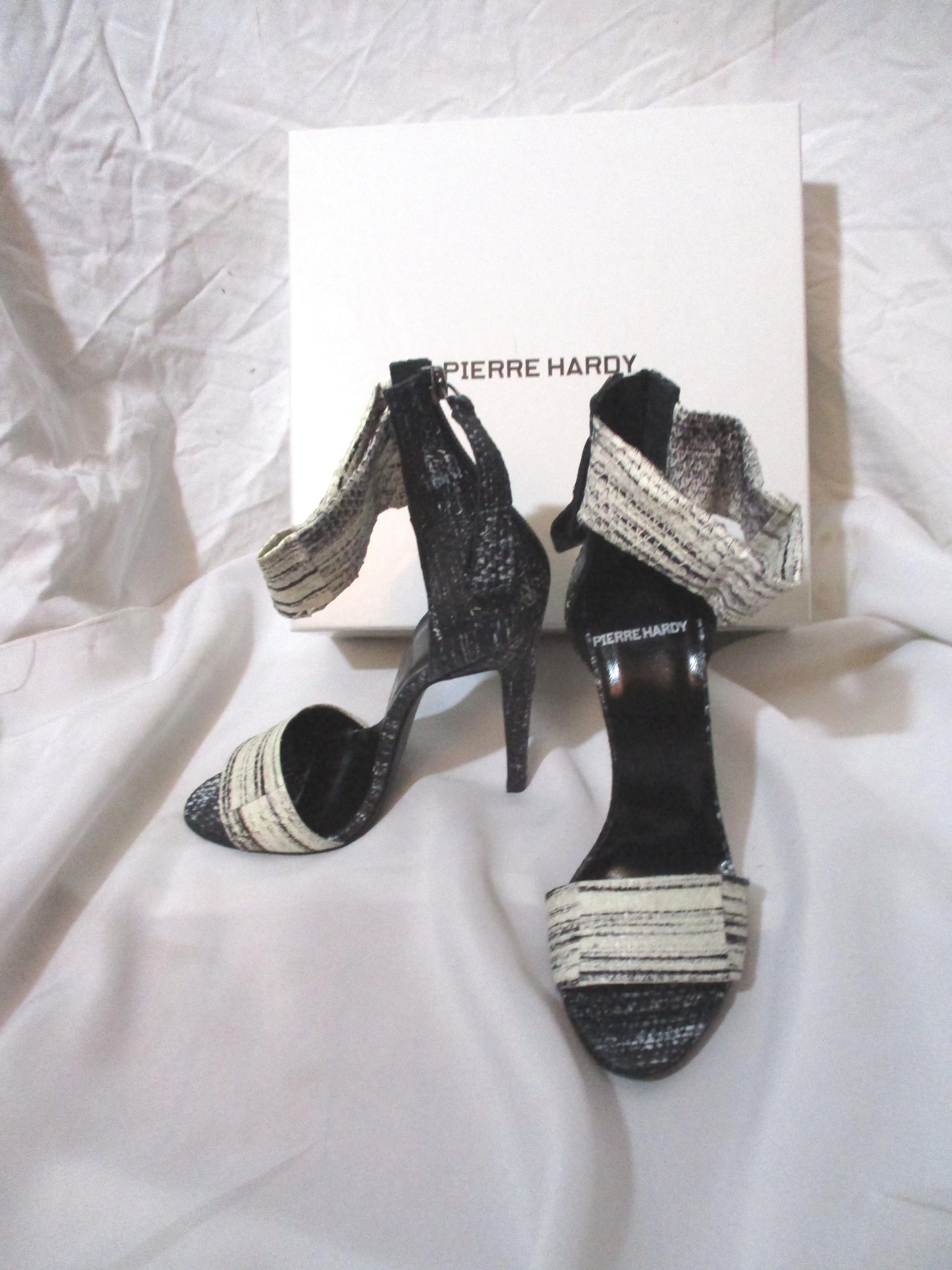 PIERRE HARDY Stiletto High Heel Sandal Shoe 37 BLACK WHITE Back Zip Snake