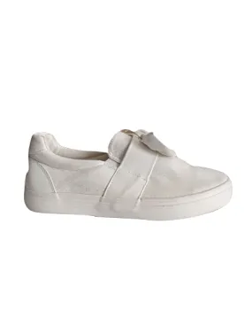 Y&L Womens White Ribbon Pumps